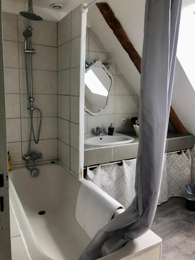 Chambre Double Avec Sdb Privee Au Milieu Des Champs Apartment Teloché Exterior foto